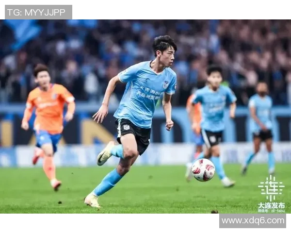 重庆力帆迎战大连一方争夺中超联赛关键三分之战